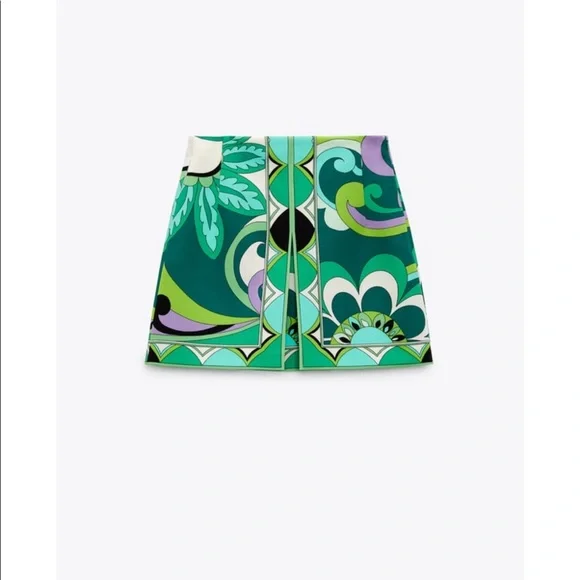 NWT ZARA PRINTED SKIRT